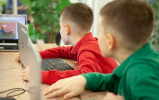 STEM i kreativnost na času programiranja